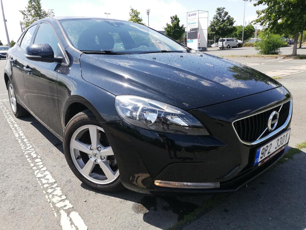 VOLVO-V40 2,0D2